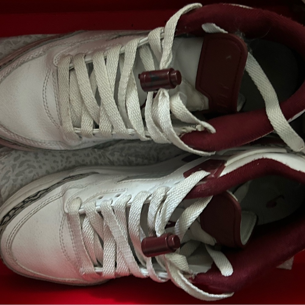 Jordan Sneakers with White and Burgundy Sole